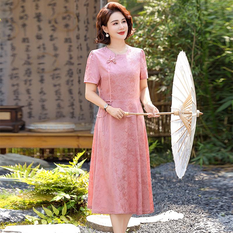Элегантное летнее платье нового стиля 2025 года для женщин среднего и пожилого возраста: Имитация двухкомпонентного китайского дизайна