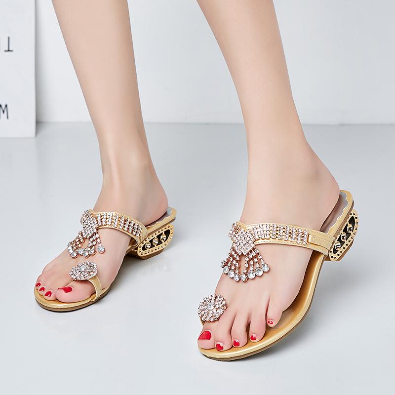 2024 New Slipper Ladies Design Casual Low Heel Slippers Flip-flops Rhinestone Glass Slipper Ladies Summer Beach Shoes