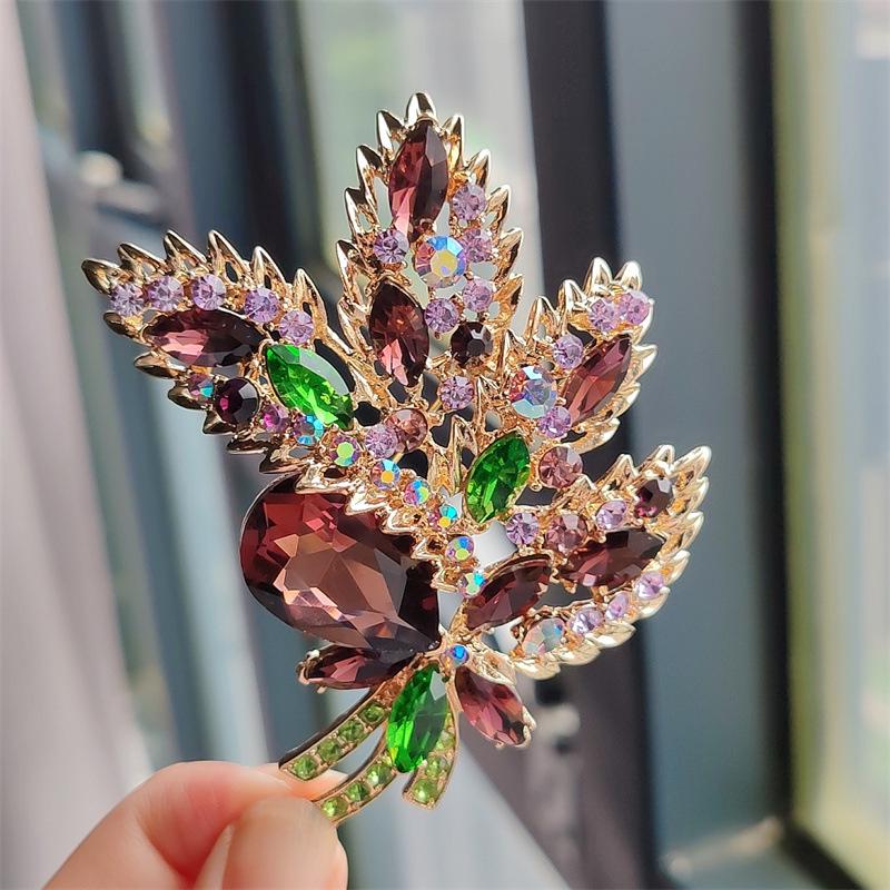 Korean Crystal Flower Brooch: Elegant Multifunctional Accessory