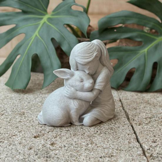 Фигурка Девочки и Кролика, 3D-печатная статуэтка Девочки, обнимающей Кролика, Маленькое Милое Животное, Украшение для Гостиной, Стола, Шкафа