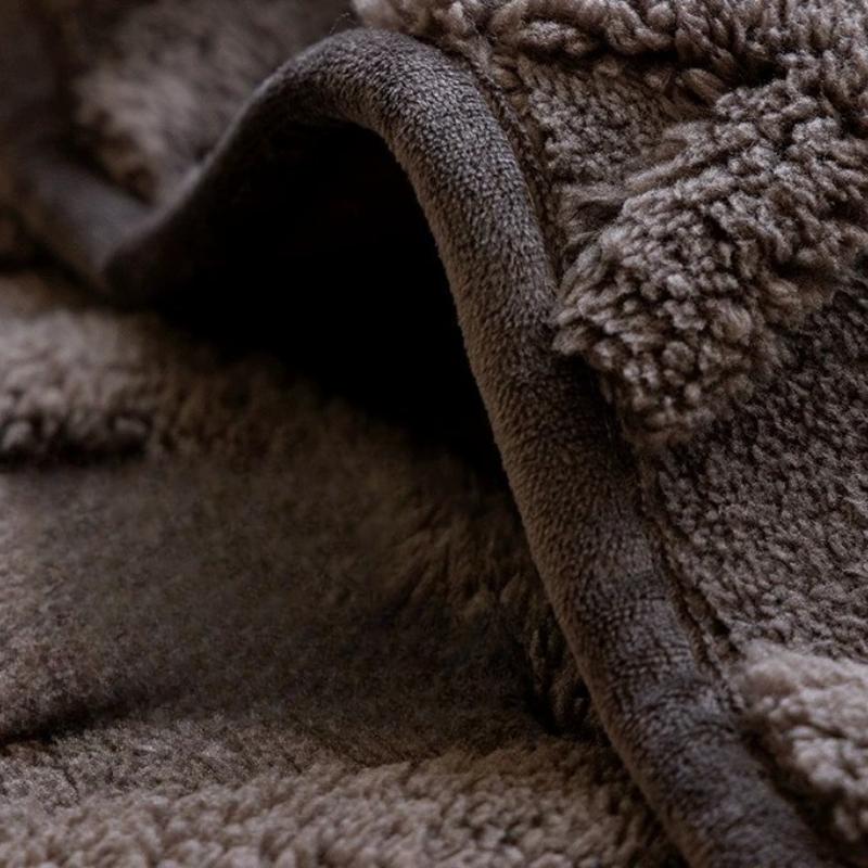Cream Style Plush Settees Mat Thick and Warm Anti Slip Cushion for Autumn and Winter Soft and Skin Friendly Warm Sofa Blanket Machine Washable