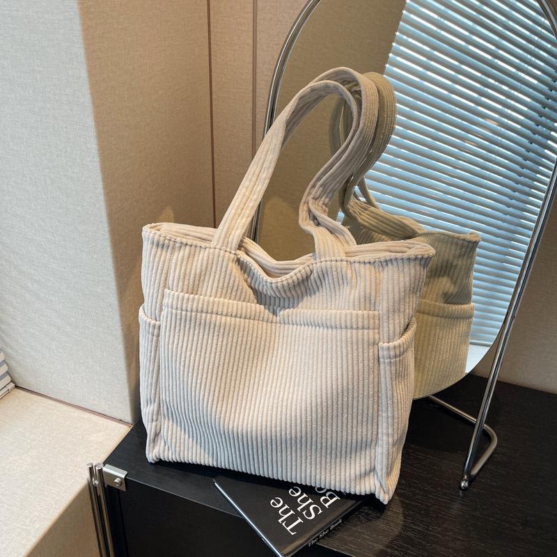 Модная бархатная сумка женская осень и зима новая сумка на плечо подмышку большая вместимость для поездок на работу и учебу сумка-тоут