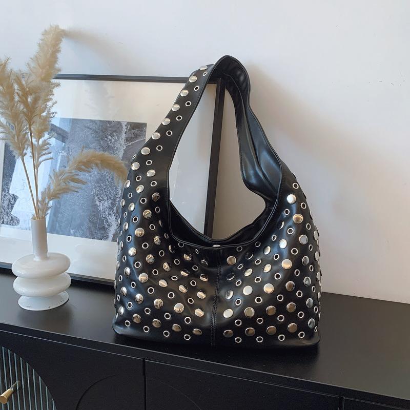 Punk Style Underarm Bag Women's New Retro Rivet Shoulder Bag Large-capacity Commuter Bag