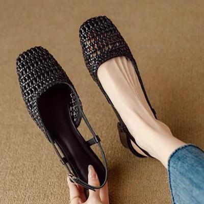 2025 Универсальные однотонные летние сандалии Женские туфли с острым носком Туфли с закрытым носком Модные полые туфли на высоком каблуке Женские сандалии