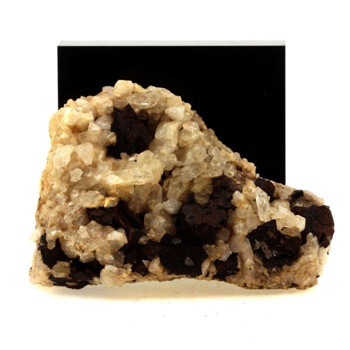 Pierres et Minéraux. Quartz + Siderite. 1806.0 ct. Allevard, Isère, France.