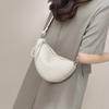 2025 Новая женская плетеная сумка Осень Зима Натуральная кожа Одноплечевая Сумка кроссбоди Сумка-пельмень Универсальная сумка для поездок на работу Сумка-рог
