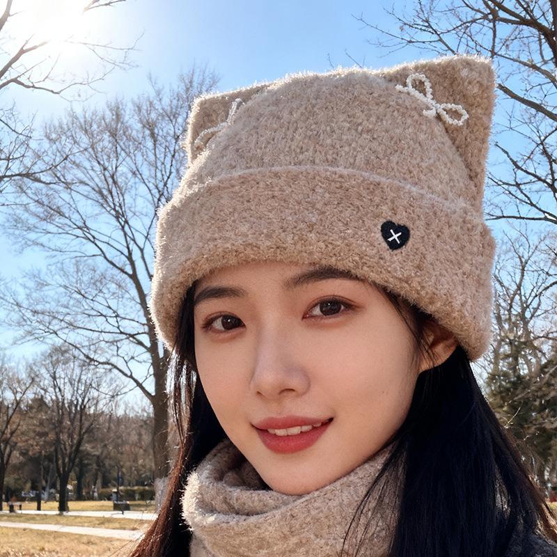 Autumn and winter cute cat ears warm and cold ear protection hat showing face small pullover hat