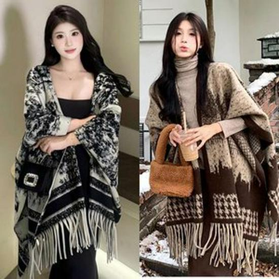 Women's Retro Ink Painting Tassel Cape Shawl - Double-Sided, Loose-Fit Autumn Outerwear.