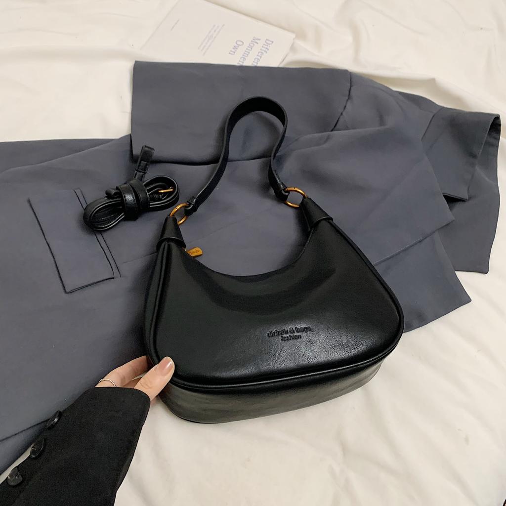 New versatile underarm bag women's 2025 autumn and winter casual women's messenger bag retro fashion oil wax leather shoulder bag