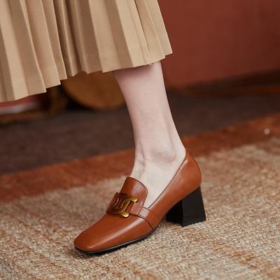 Модные женские новые весенне-осенние туфли на высоком каблуке из натуральной коровьей кожи с металлической фурнитурой и квадратным носком, большого размера