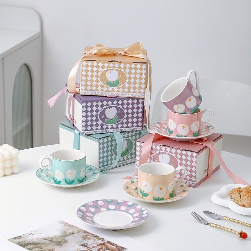 Креативный набор из кофейной чашки и блюдца Ins Style, керамический узор с тюльпанами, кружка для завтрака, молока, послеобеденного чая, подарок для влюбленных пар Tazas