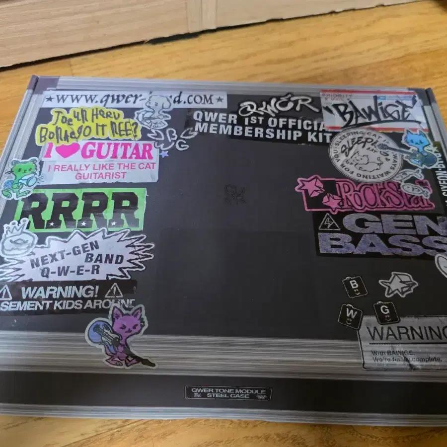 QWER Rock 1st Generation Membership Kit