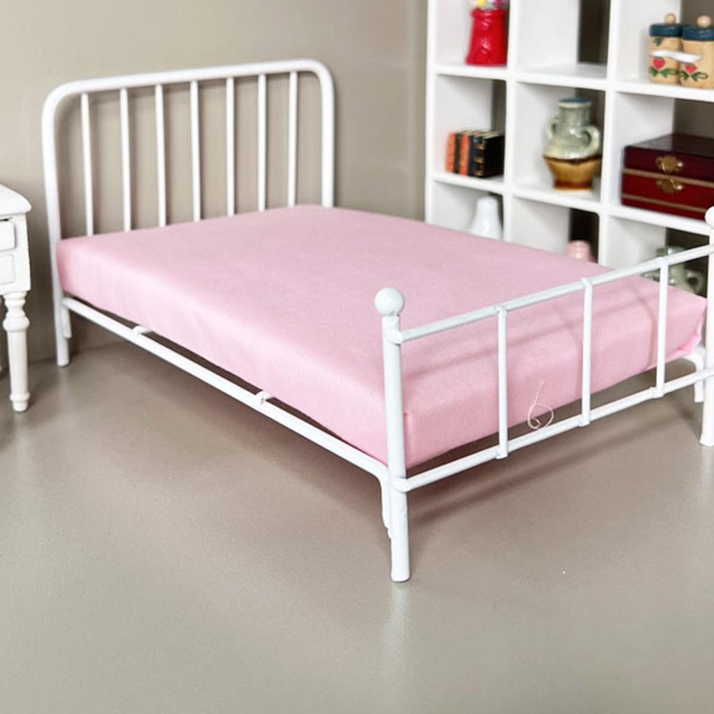 European Styles 1 12 Scale Dollhouses Bed Includes Mattress and Pillow Miniature Furniture for Dollhouses Decoration