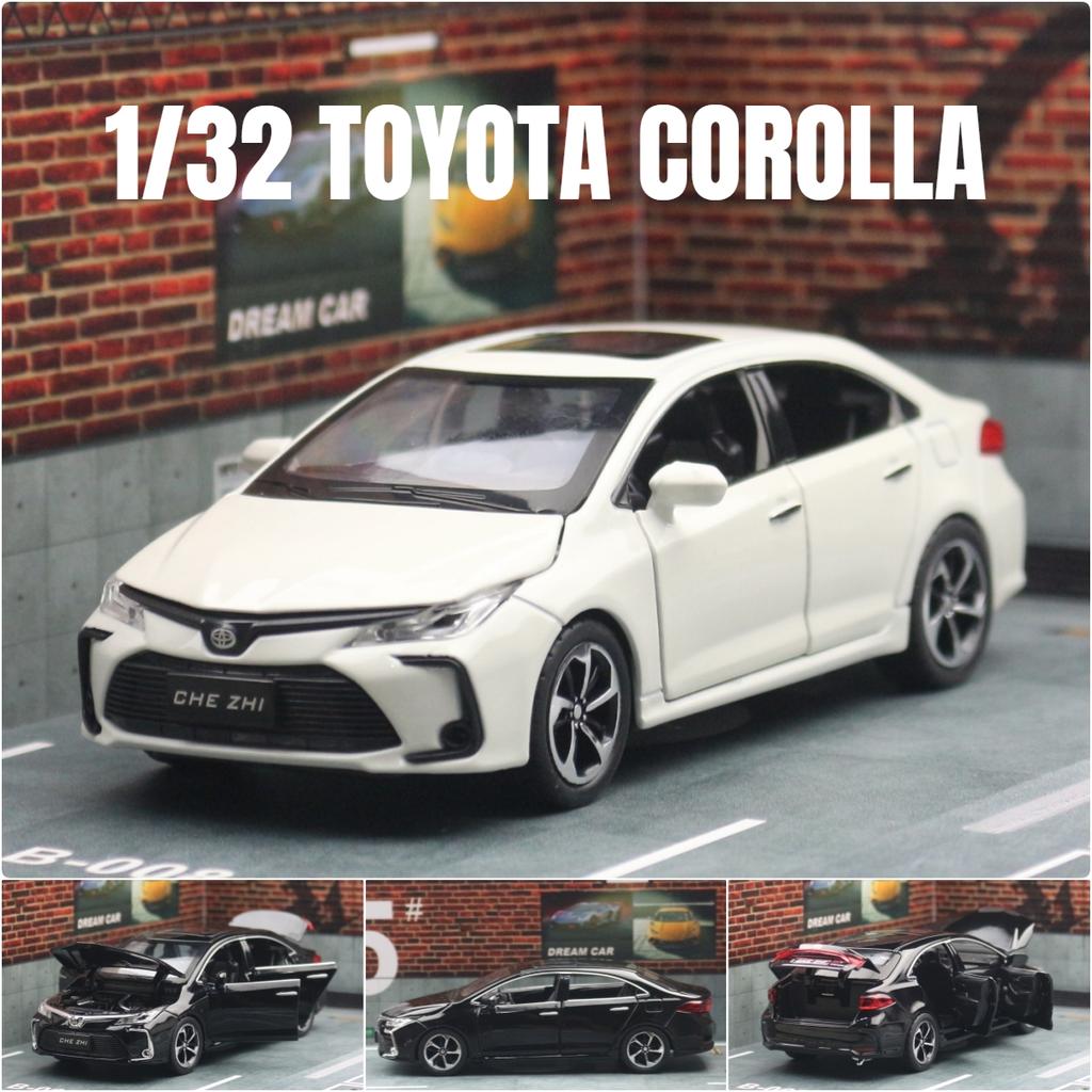 1/32 Toyota Corolla Hybrid Toy Car for Children Diecast Alloy Metal Miniature Model Pull Back Sound & Light Collection Gift Kid