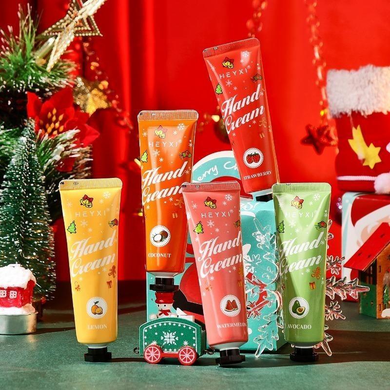 Рождественский набор из 5 кремов для рук Увлажняет и увлажняет Сохраняет кожу мягкой и гладкой В холодную погоду Подходит для всех типов кожи Идеальный рождественский подарок
