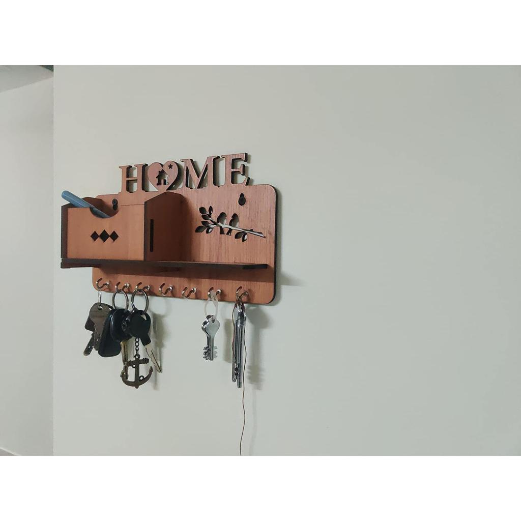Деревянная полка с матовой отделкой, дизайнерская домашняя боковая настенная полка, ключница с 7 крючками для ключей (коричневый)- Предметы домашнего декора, Предметы украшения Дивали