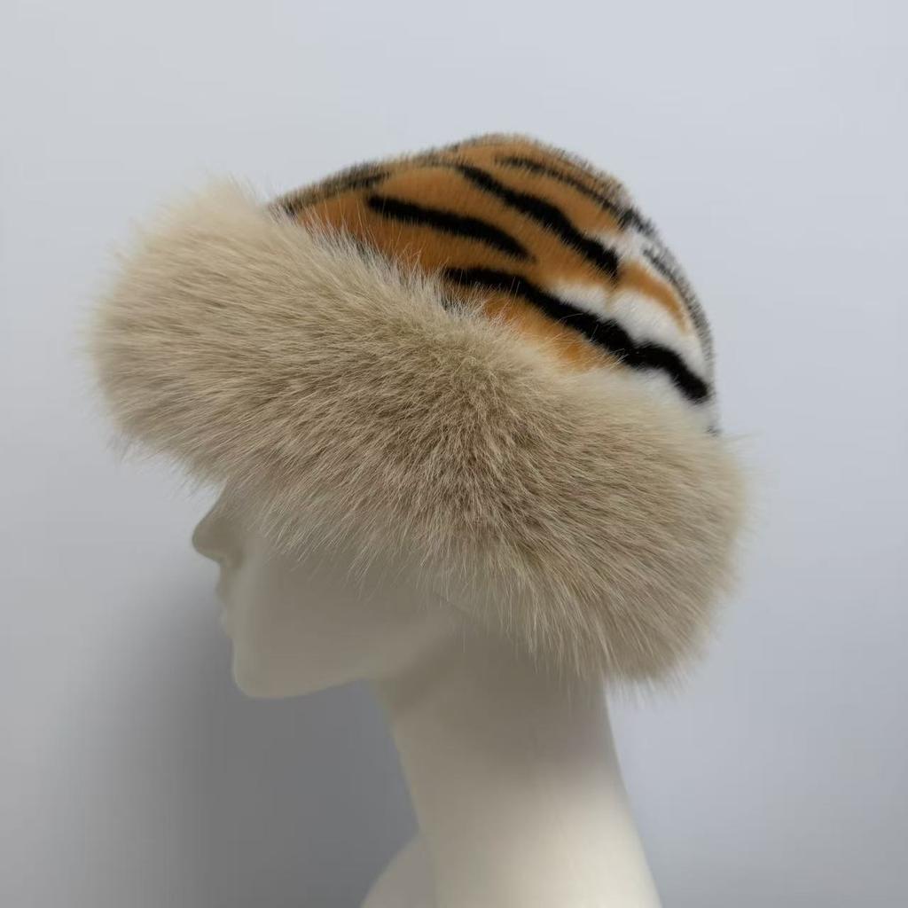 New tiger pattern plush hat, high-end warm autumn and winter thickened fashion leopard pattern basin hat, plush versatile Mongolian hat