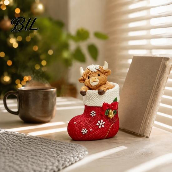 Festive Room Decorations Christmas Highland Cow Stocking Figurine, Xmas Tree Cattle Resin Desktop Decor Statue, Animal Sculpture for Holiday