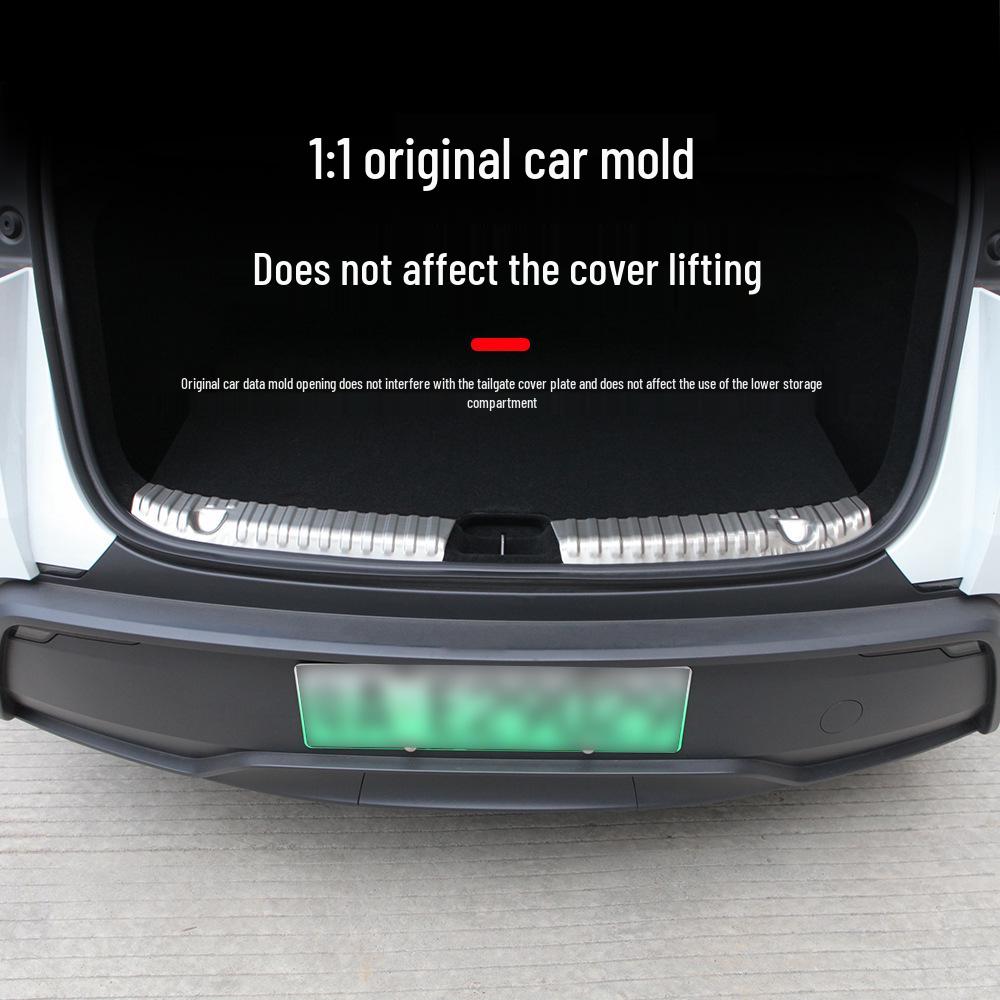 Защитная накладка на порог заднего багажника Tesla Model Y 2025