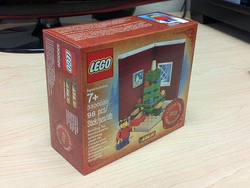 LEGO 3300020 2011 Праздничный набор 1 из 2 LEGO Праздничный набор Overseas Limited