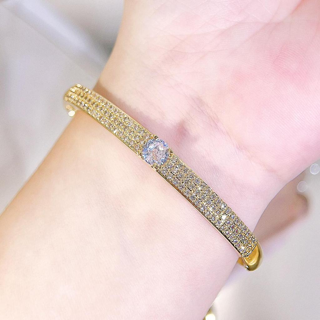 WWJ Classic Hand Jewelry Circle Golden Bracelet Shiny CZ Zirconia Bangle Elegant Female Party Jewelry Accessories Gift