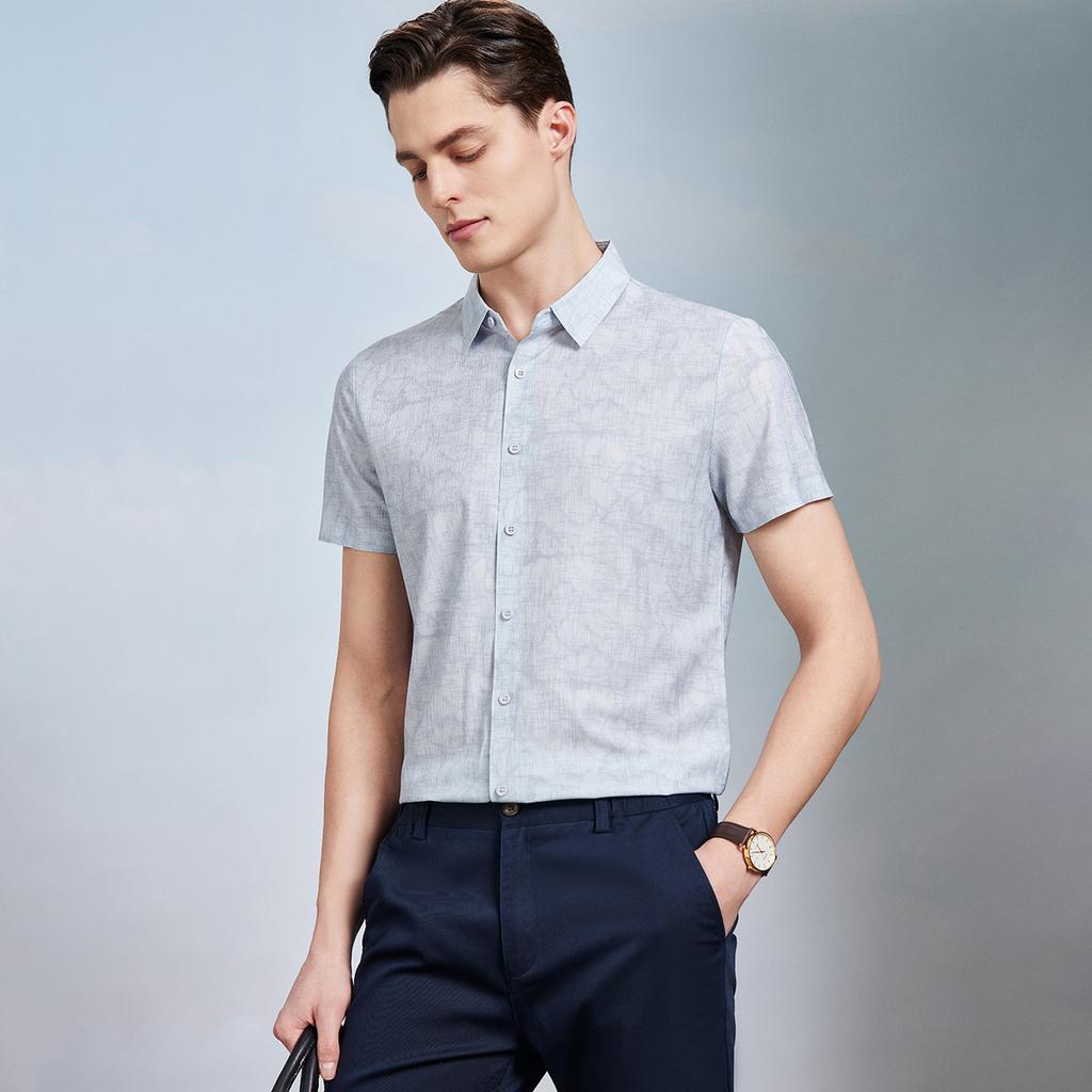 Summer lightweight, breathable, fashionable printed men's lapel shirt casual short sleeved shirt