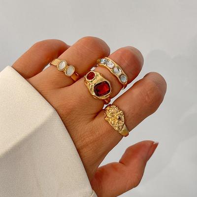 Геометрический набор колец с инкрустацией бриллиантами и драгоценными камнями: Стильные европейские и американские кольца из жидкого металла для женщин