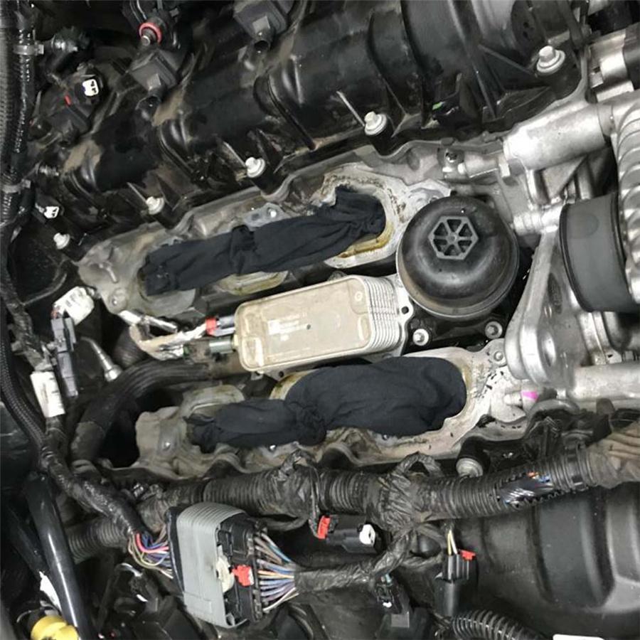 Car Oil Cooler Filter Adapter Housing For 14-17 Jeep Chrysler Dodge 3.6L Engine