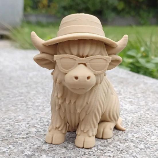 Хайлендская корова Домашний декор бонсай Мини-фигурка коровы в ковбойской шляпе Напечатанная на 3D-принтере Реалистичная текстура Хэллоуинское украшение