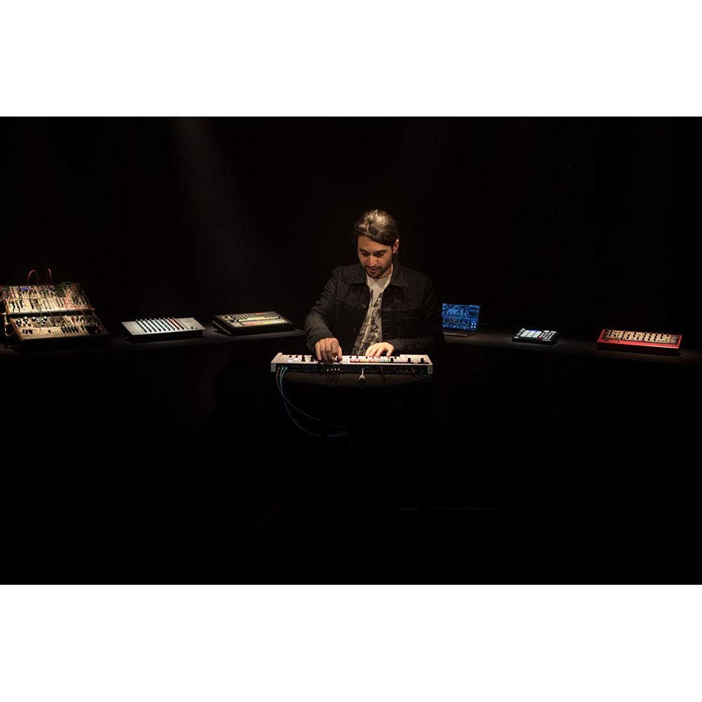 Контроллер клавиатуры ARTURIA MIDI KeyStep Pro с функцией секвенсора USB-подключение CV/GATE