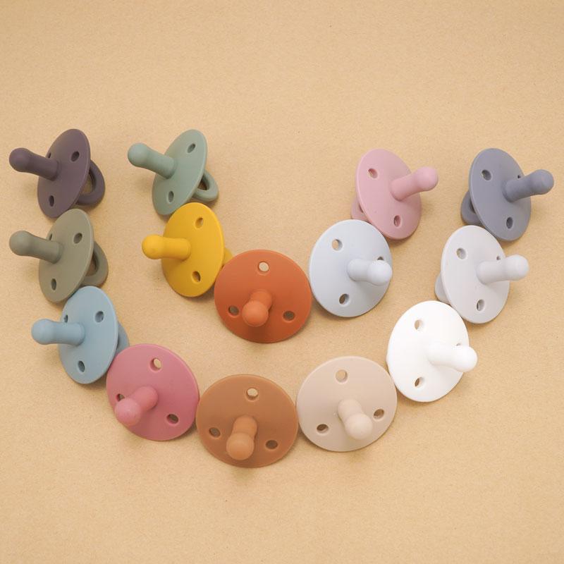 1PCS Silicone Baby Pacifier Food Grade Silicone Newborn Soother BPA Free Solid Color Dummies Silicone Nipple Baby Sutff