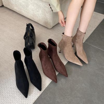 Британские темпераментные замшевые полусапожки на высоком каблуке с острым носком для женщин 2025 новые осенне-зимние тонкокаблучные корейские тонкие ботинки Мартин для женщин