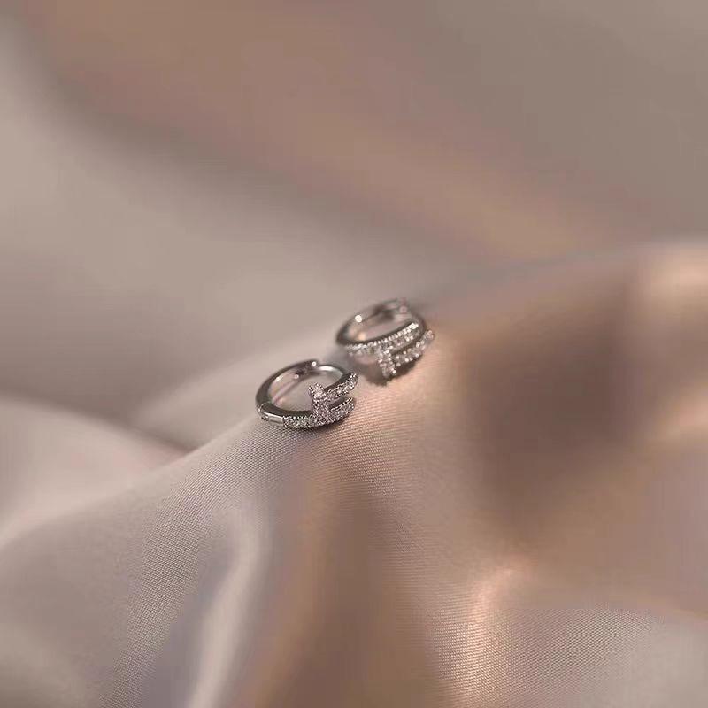 Серьги-кольца из стерлингового серебра 925 пробы: 2025 Современный Нишевый Дизайн - Элегантный и Роскошный для Женщин