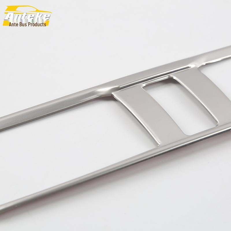 Декоративная рамка воздуховода центральной консоли Mazda 3 (Модель 2017 года)