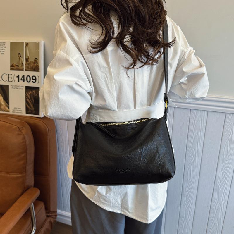Commuter Bag Women's New Versatile Large-capacity Solid Color Shoulder Messenger Bag