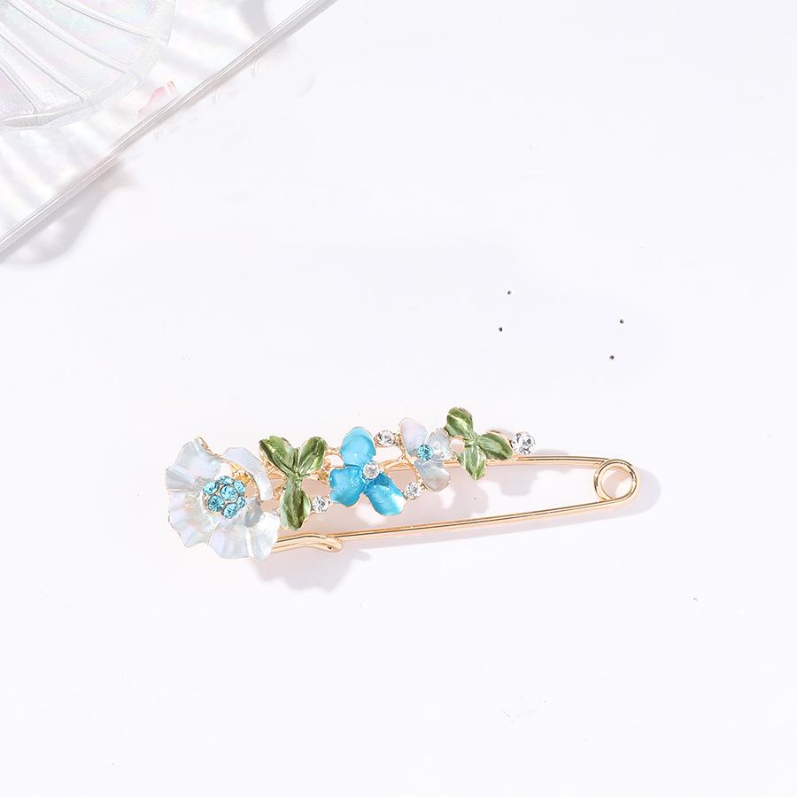 Elegant Flower Brooch with Oil-Drop Diamonds for Women - Versatile Pin for Clothing and Accessories