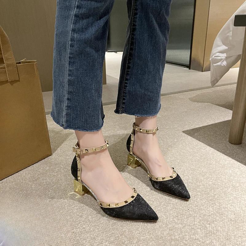 Новое поступление, весенне-летние пикантные женские туфли-лодочки на высоком каблуке с заклепками и пряжкой, модная женская обувь для банкетов Baotou