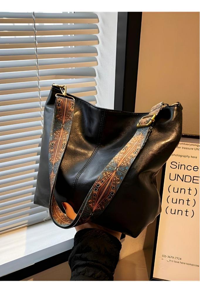 Женская стильная и полезная сумка на плечо Кремовая женская роскошная сумка на плечо с узорчатым ремешком и застежкой-молнией Качественное исполнение и мягкая искусственная кожа