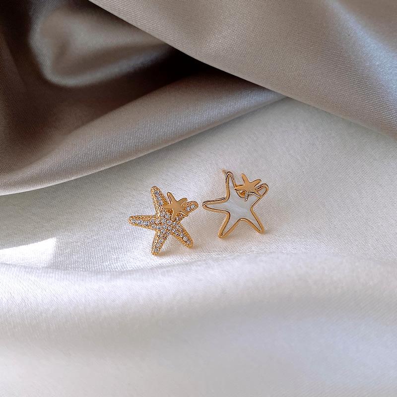 Серьги-пусеты из 18-каратного золота с цирконом и перламутром в виде морской звезды, асимметричные, летние, маленькие, свежие, модные