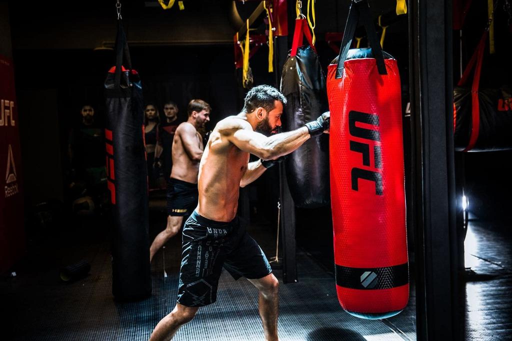 UFC Тяжелая груша 70 фунтов Сэндбэг Боксерская груша Боевые искусства Бокс Подвешивание Фитнес Изменение настроения Снятие стресса Домашнее использование