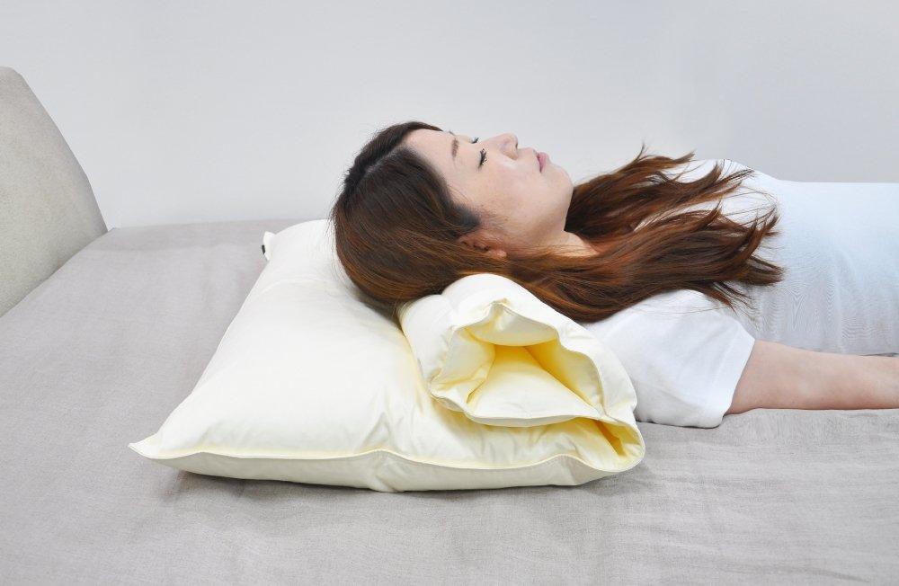 Складная подушка BOMA с белой наволочкой (ОКМВХ) для гостиниц и постоялых дворов