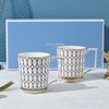 Wedgwood Пара керамических чашек «Золотые годы» с позолотой, красного и полуночно-синего цвета