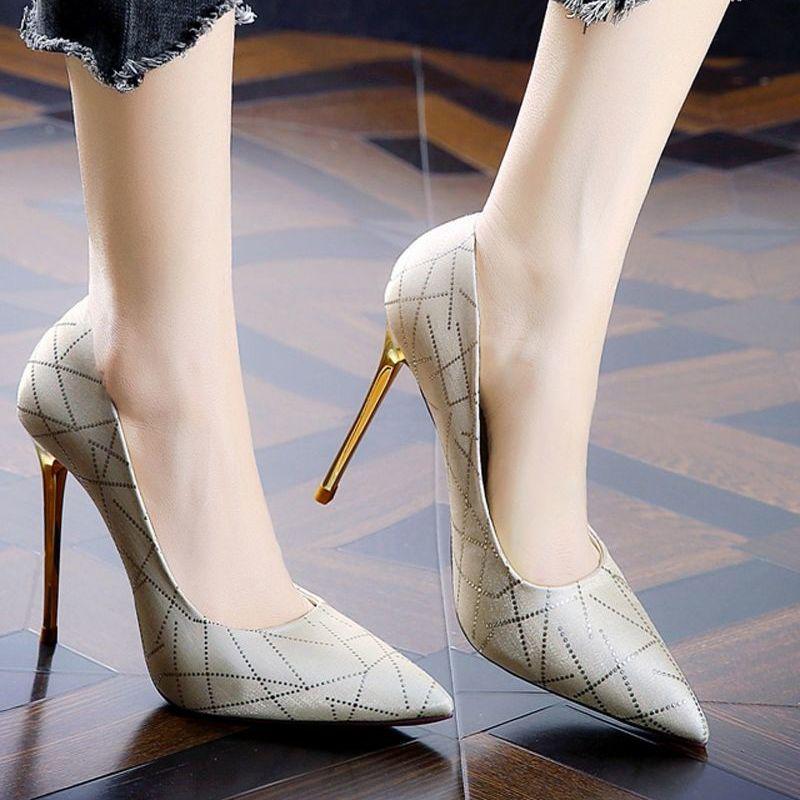 Европа и Соединенные Штаты Сексуальные Стразы Знаменитости Стиль Французские Туфли На Высоком Каблуке Женские Весна и Лето Заостренные Тонкие Туфли Для Банкета