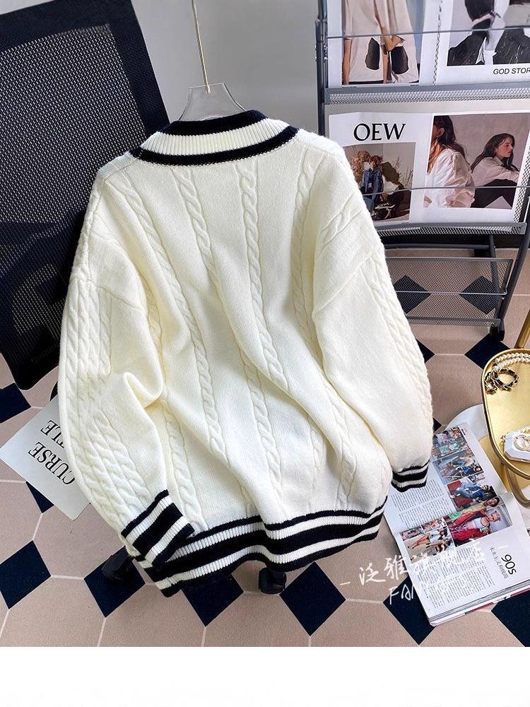 Женский вязаный кардиган средней длины в студенческом стиле - Коллекция Осень/Зима 2025