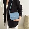2025 New Fashion Spring Simple Niche Design Small Bag Women's Bag Messenger Bag Beautiful Underarm Saddle Bag