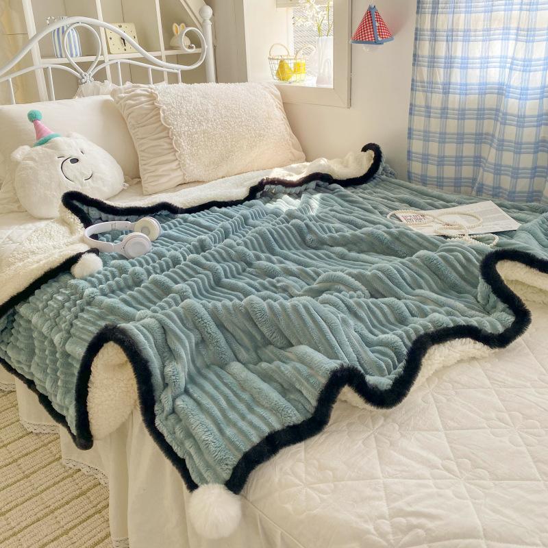 Soft Flannel Throw Blanket Lightweight Warm Bed Blanket For Bedroom Couch