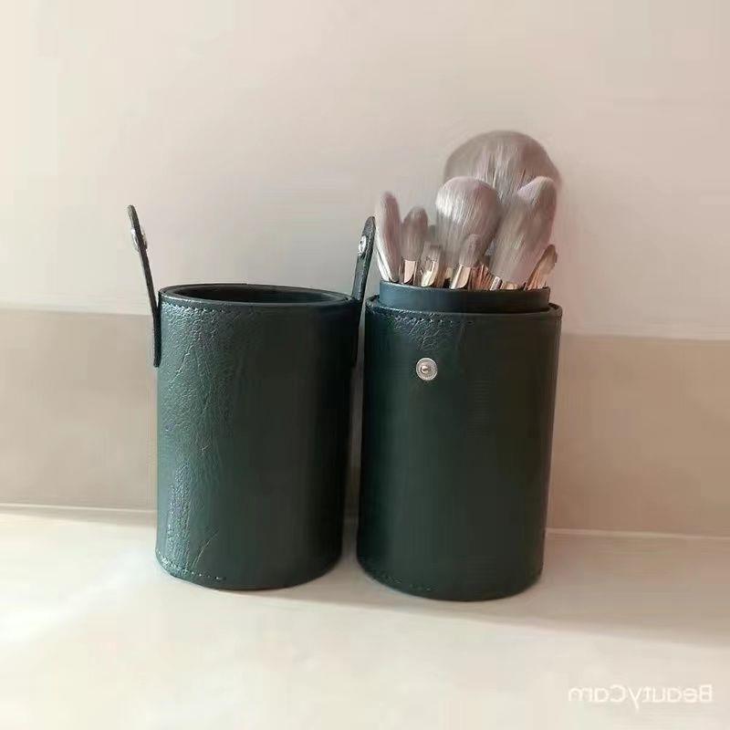 Набор из 14 мягких кистей для макияжа для начинающих: Включает кисти для рассыпчатой пудры, теней, румян и хайлайтера