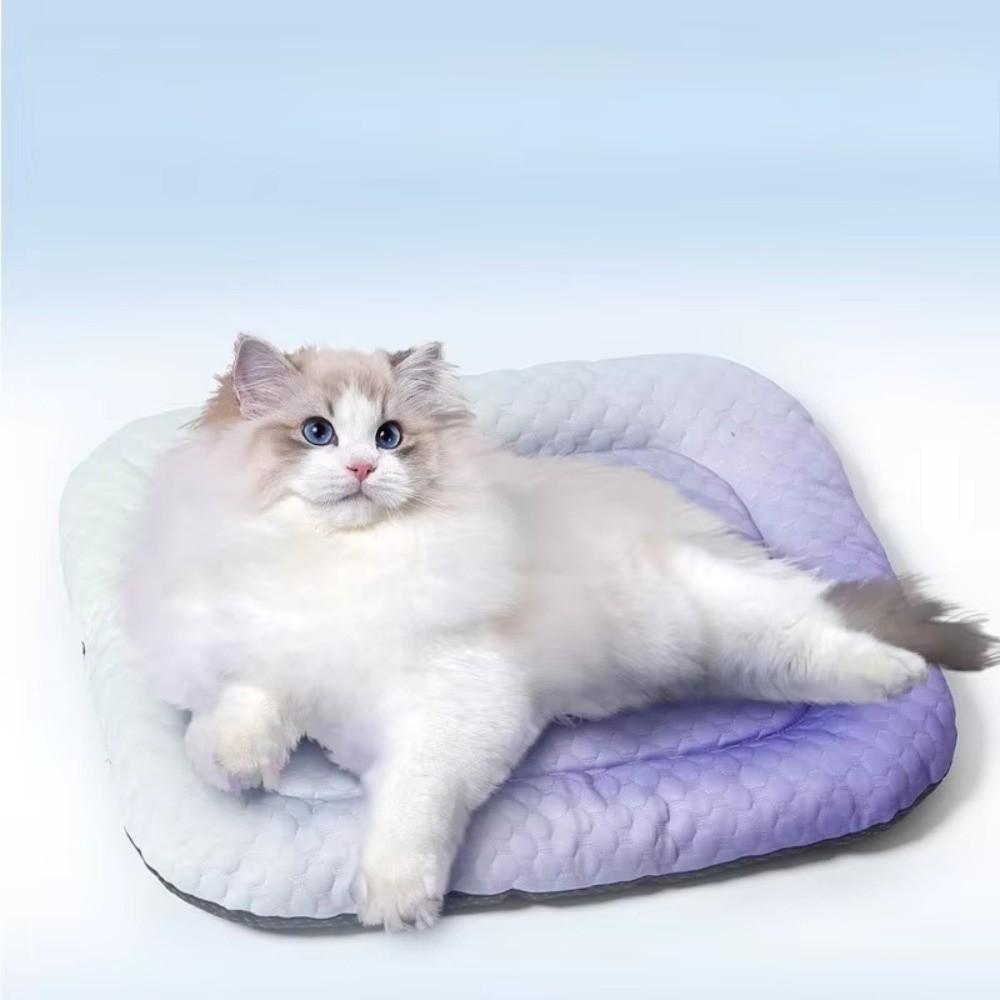 Ergonomic Oval Shape Dog Cooling Bed Ice Silk Cat Cooling Cushion for Dogs and Cats