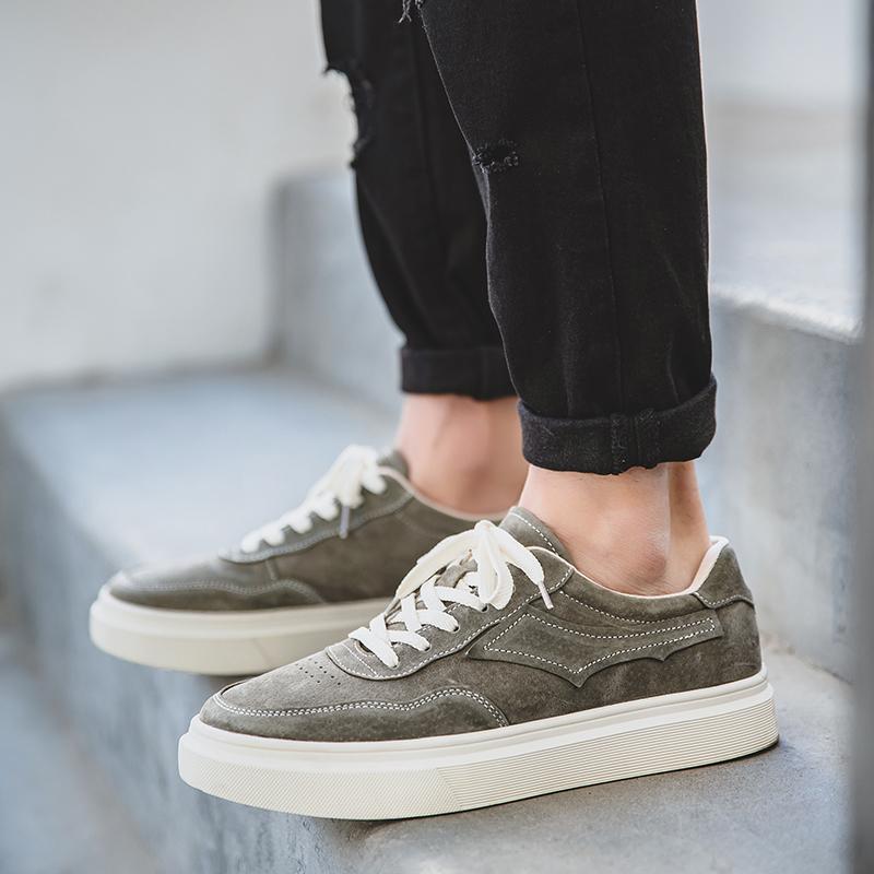 Модная британская повседневная обувь Универсальная повседневная спортивная обувь Мужские замшевые туфли Простые туфли на толстой подошве Мужская рабочая обувь