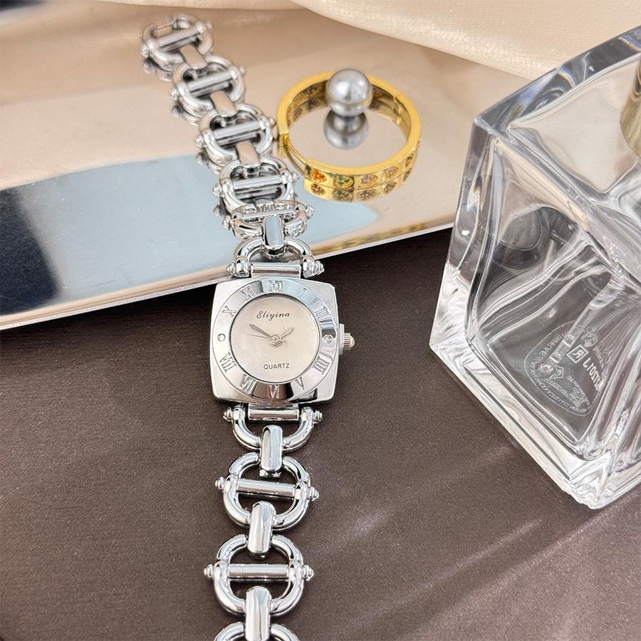 LP72 High-End Women's Skeleton Design Watch Square Roman Hour Markers Quartz Watches Elegant Bracelet Band Ladies Wristwatches